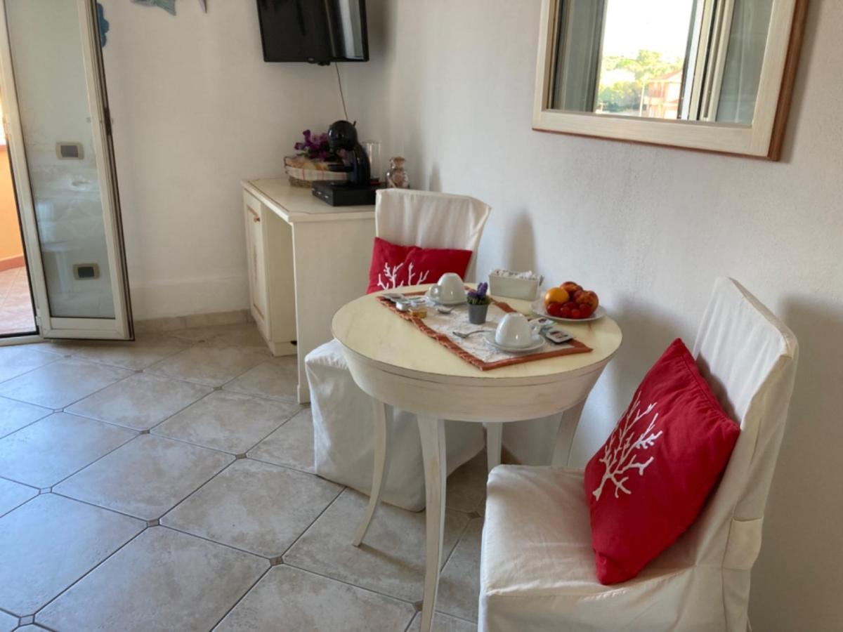 Villa le Bougainvillea La Maddalena  Esterno foto