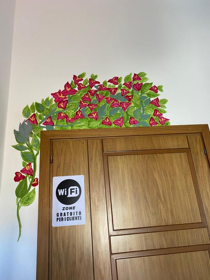 Villa le Bougainvillea La Maddalena  Esterno foto