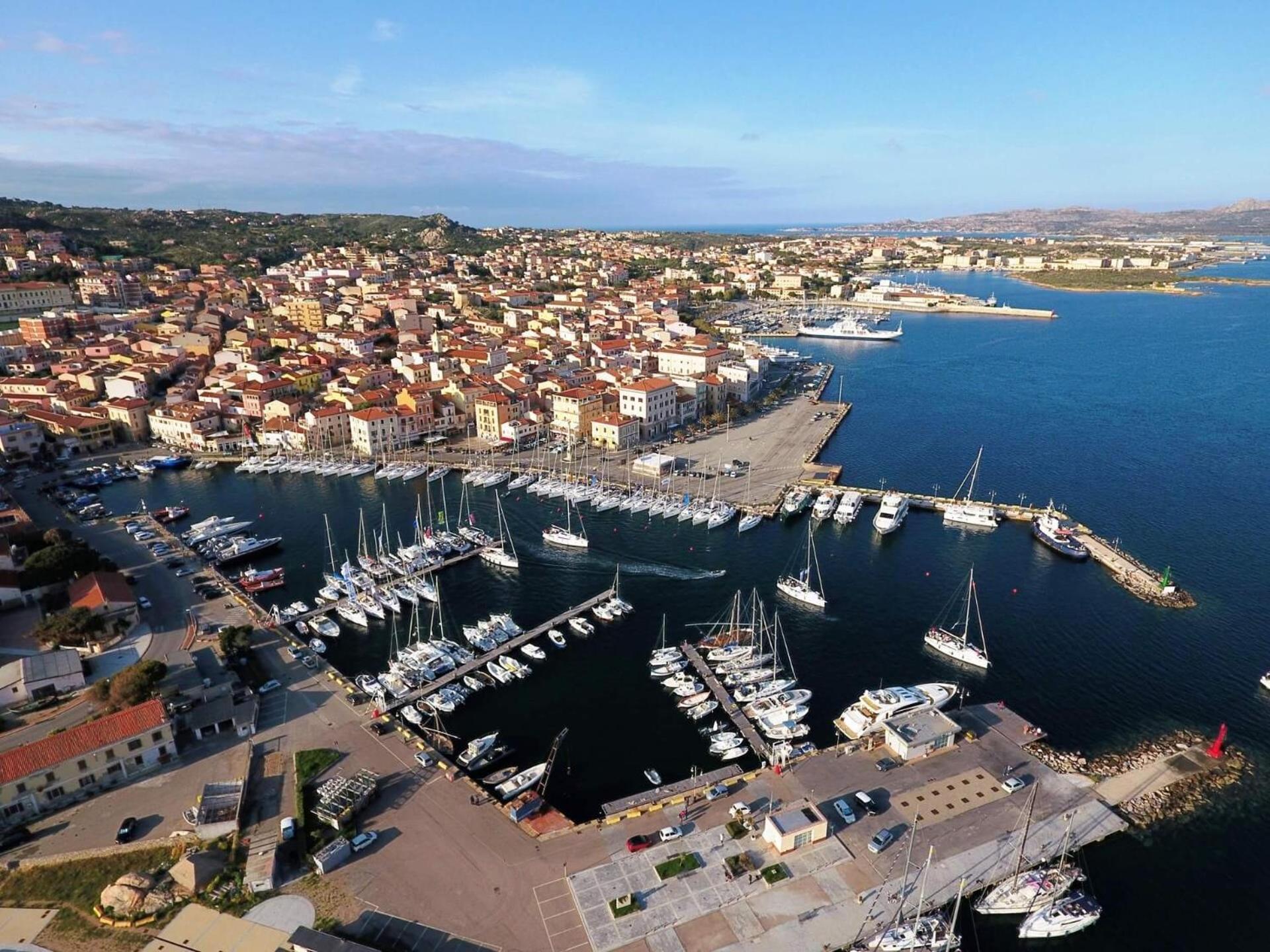 Villa le Bougainvillea La Maddalena  Esterno foto