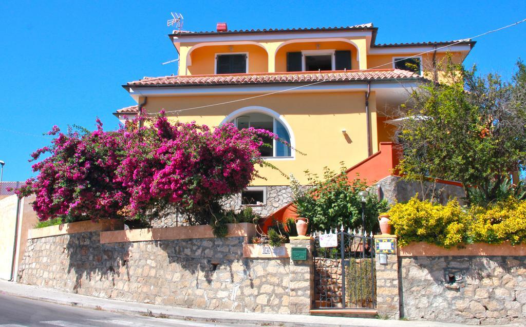 Villa le Bougainvillea La Maddalena  Camera foto